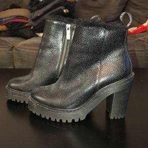 Dr. Martens Magdalena Fur Lined Boot 🖤